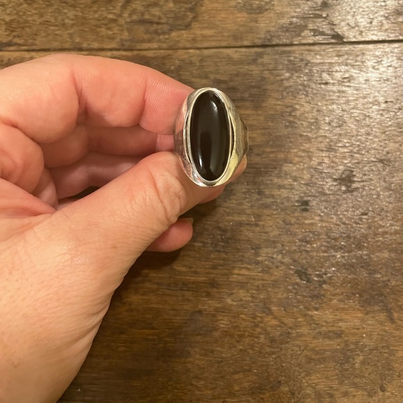 Vintage sterling silver and onyx ring/sold - Picture 2 of 4